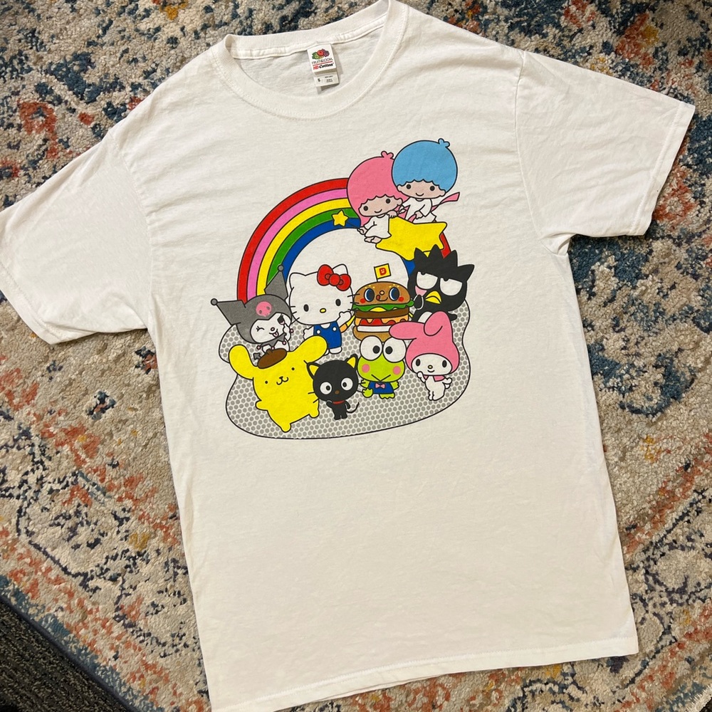Hello-Kitty Sanrio Graphic T shirt size Small Y2K Vintage